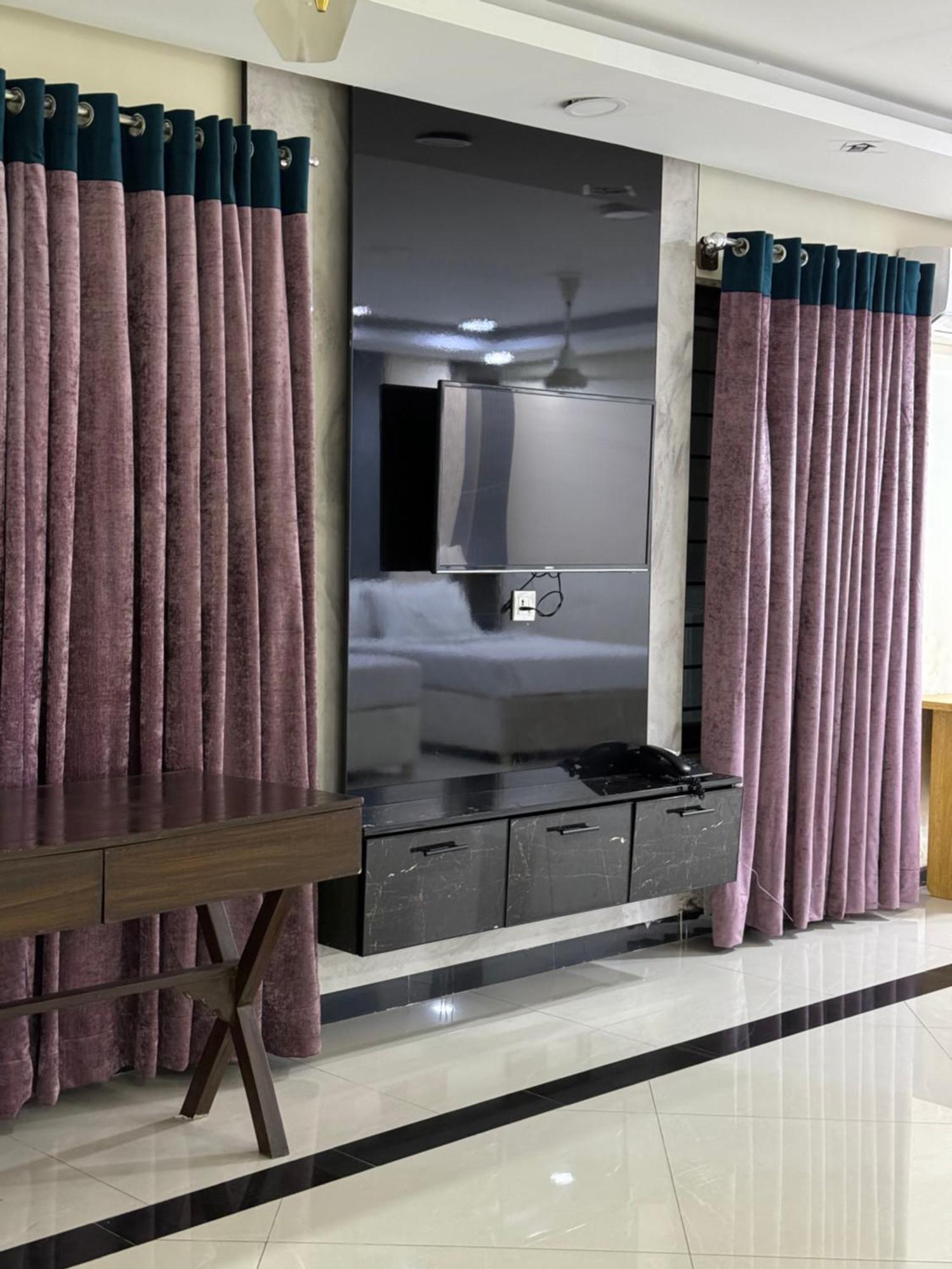 Rose Valet Guest House Iszlámábád Kültér fotó